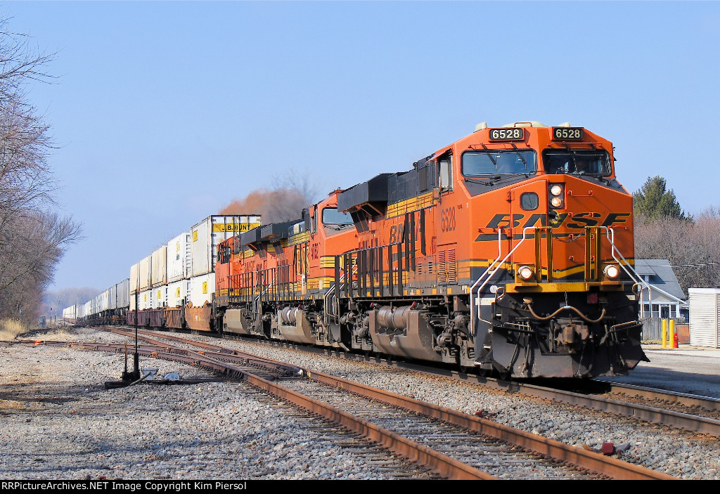 BNSF 6528